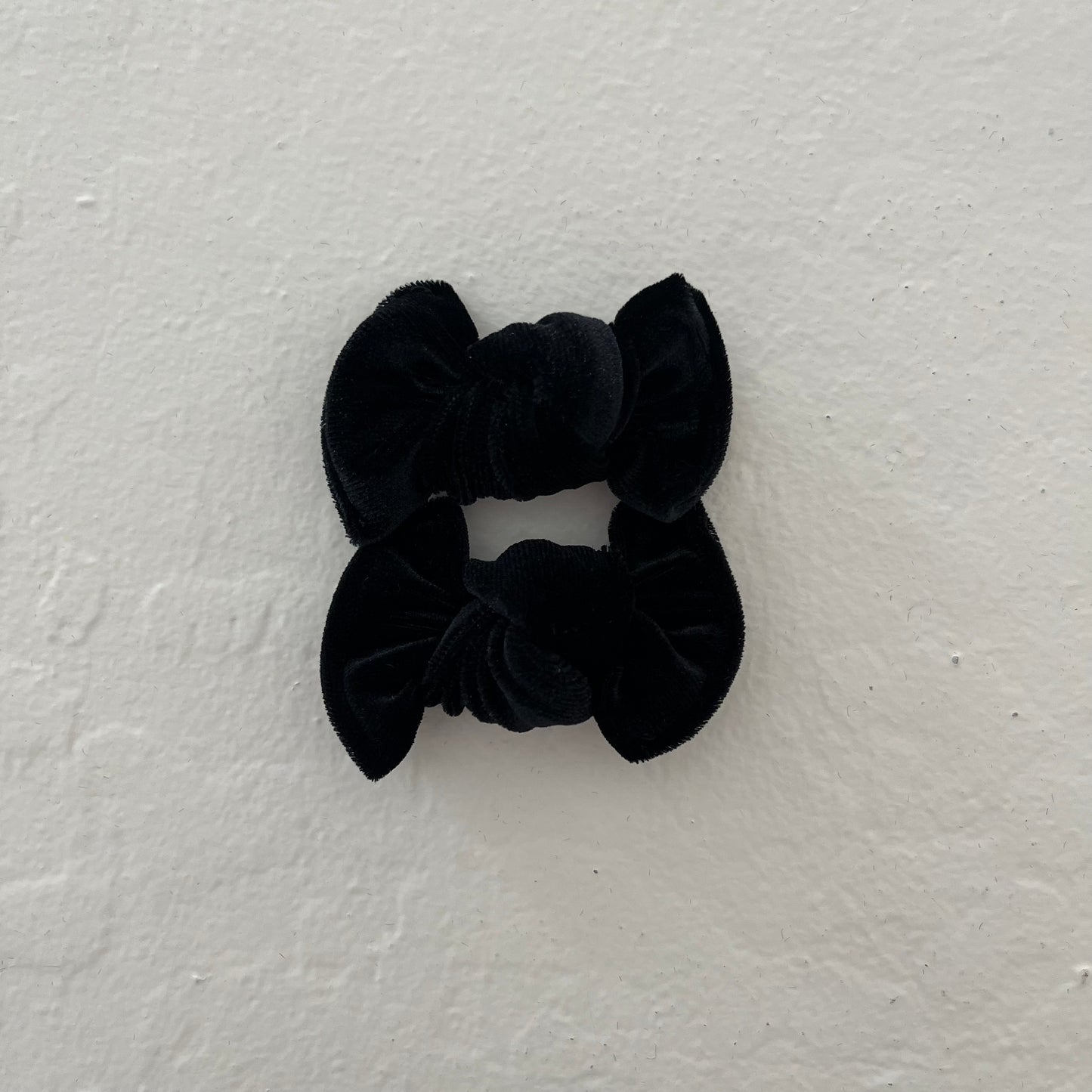 Black Velvet Piggy Clips